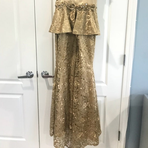 Gold Lace Peplum Gown Size 4 - Picture 4 of 10
